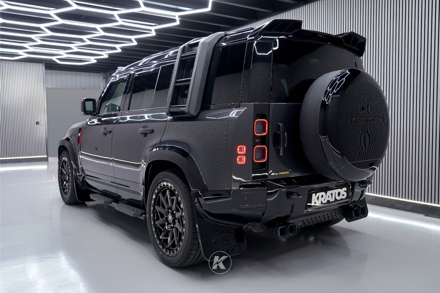 Used Land Rover Defender 2023 for sale - 77206815: Photo 4