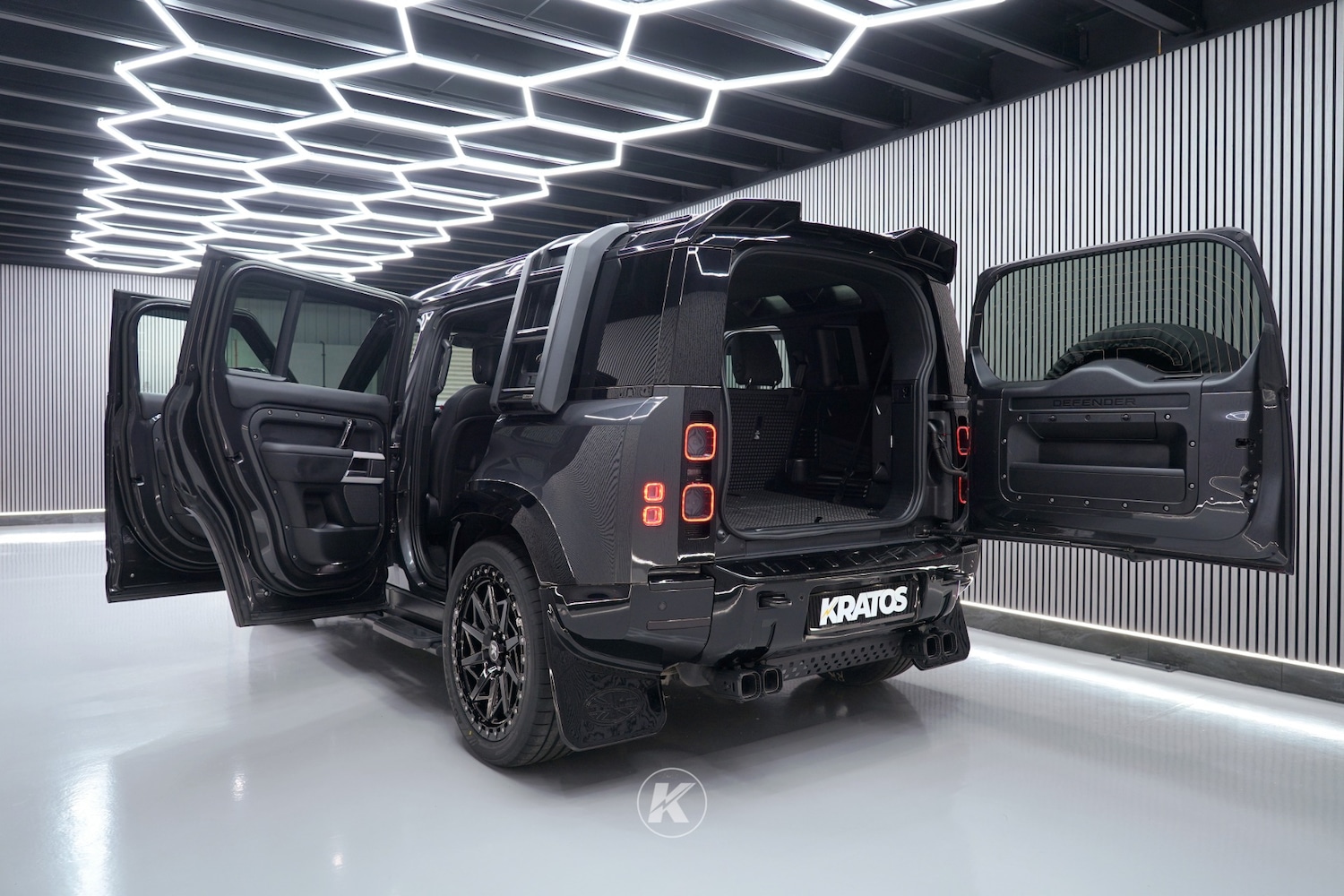 Used Land Rover Defender 2023 for sale - 77206815: Photo 5