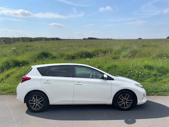 Used Toyota Auris 2015 for sale - 79690635: Photo