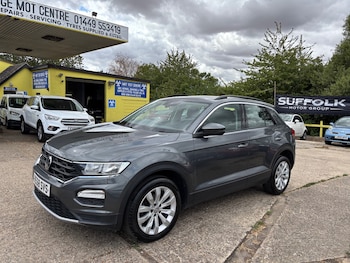 Used Volkswagen T-Roc 2018 for sale - 79302502: Photo