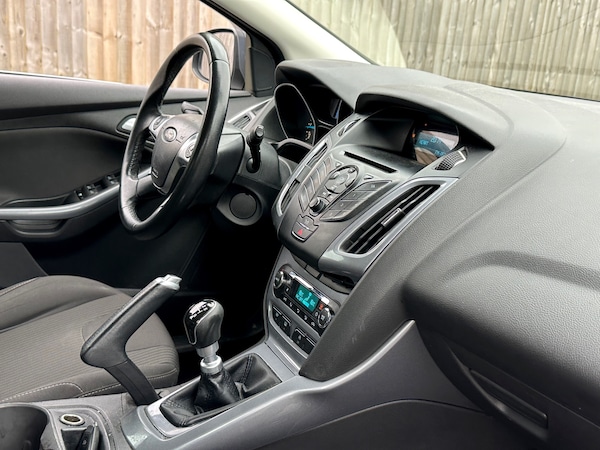 Used Ford Focus for sale - 71152804: Photo 2