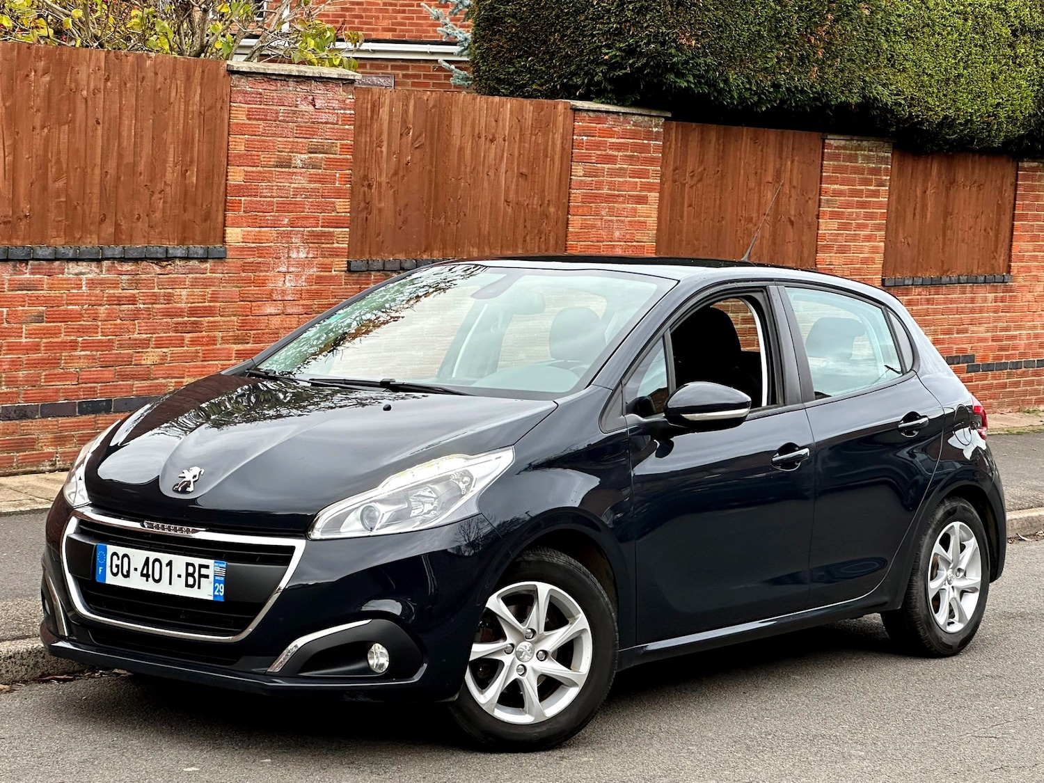Used Peugeot 208 2017 for sale - 76526113: Photo 1