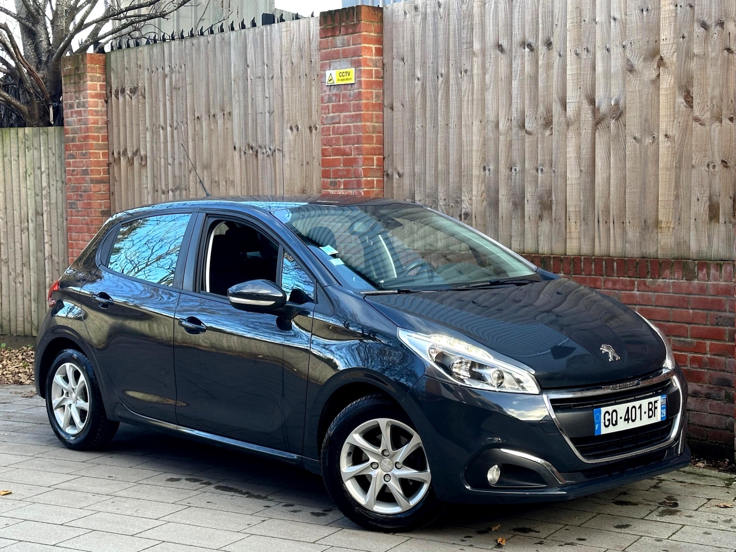 Used Peugeot 208 2017 for sale - 76526113: Photo 5