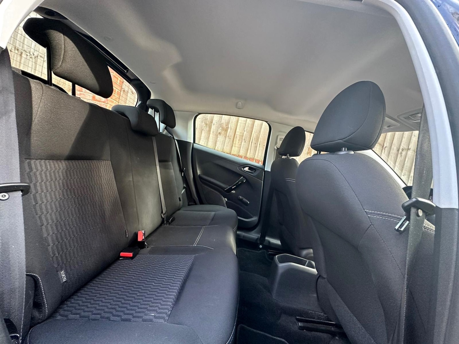 Used Peugeot 208 2017 for sale - 76526113: Photo 6