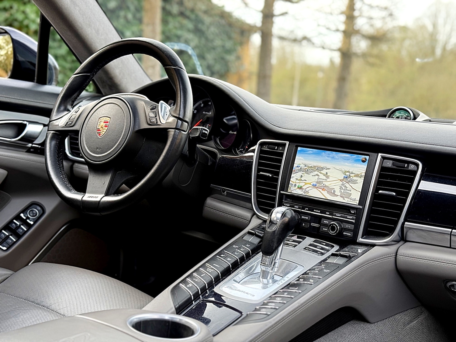 Used Porsche Panamera 2011 for sale - 77956918: Photo 2