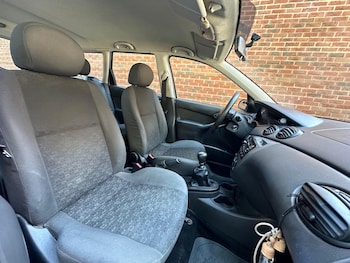 Used Ford Focus 2004 for sale - 76000520: Photo 4