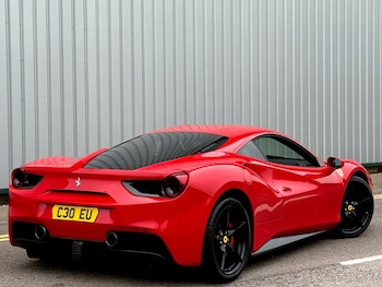 Used Ferrari 488 2016 for sale - 76250899: Photo 2