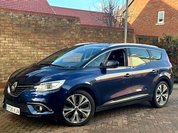 Used Renault Grand Scenic 2018 for sale - 77359323: Photo