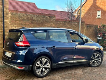 Used Renault Grand Scenic 2018 for sale - 77359323: Photo
