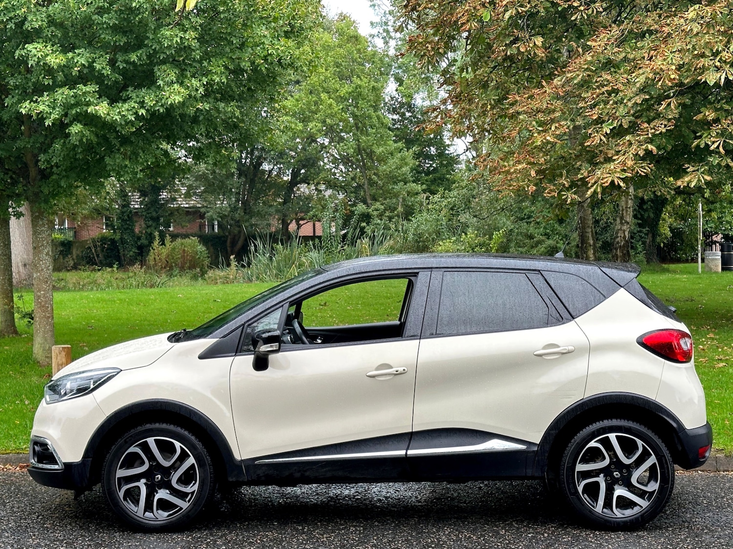 Used Renault Captur 2015 for sale - 75943512: Photo 10