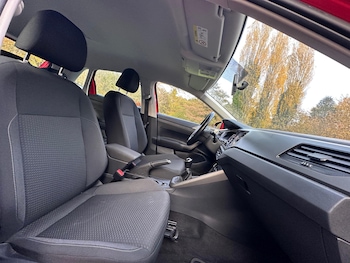 Used Volkswagen Polo 2019 for sale - 76464568: Photo