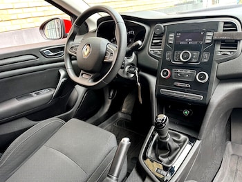 Used Renault Megane 2019 for sale - 75908553: Photo