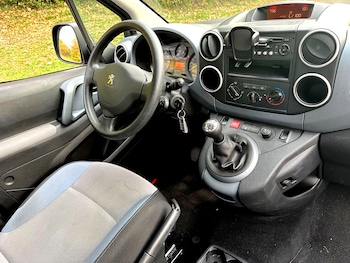 Used Peugeot Partner Tepee 2014 for sale - 76316661: Photo