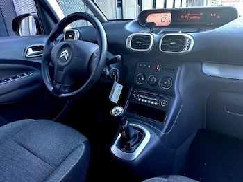 Used Citroen C3 Picasso 2016 for sale - 76656533: Photo