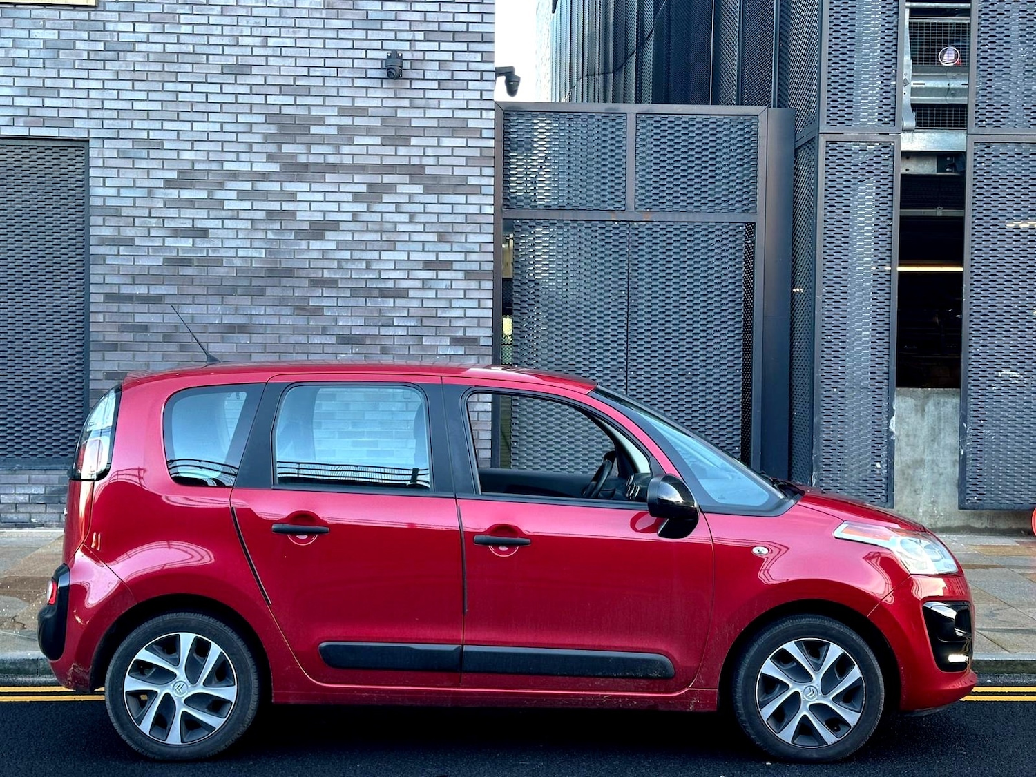 Used Citroen C3 Picasso 2016 for sale - 76656533: Photo 7