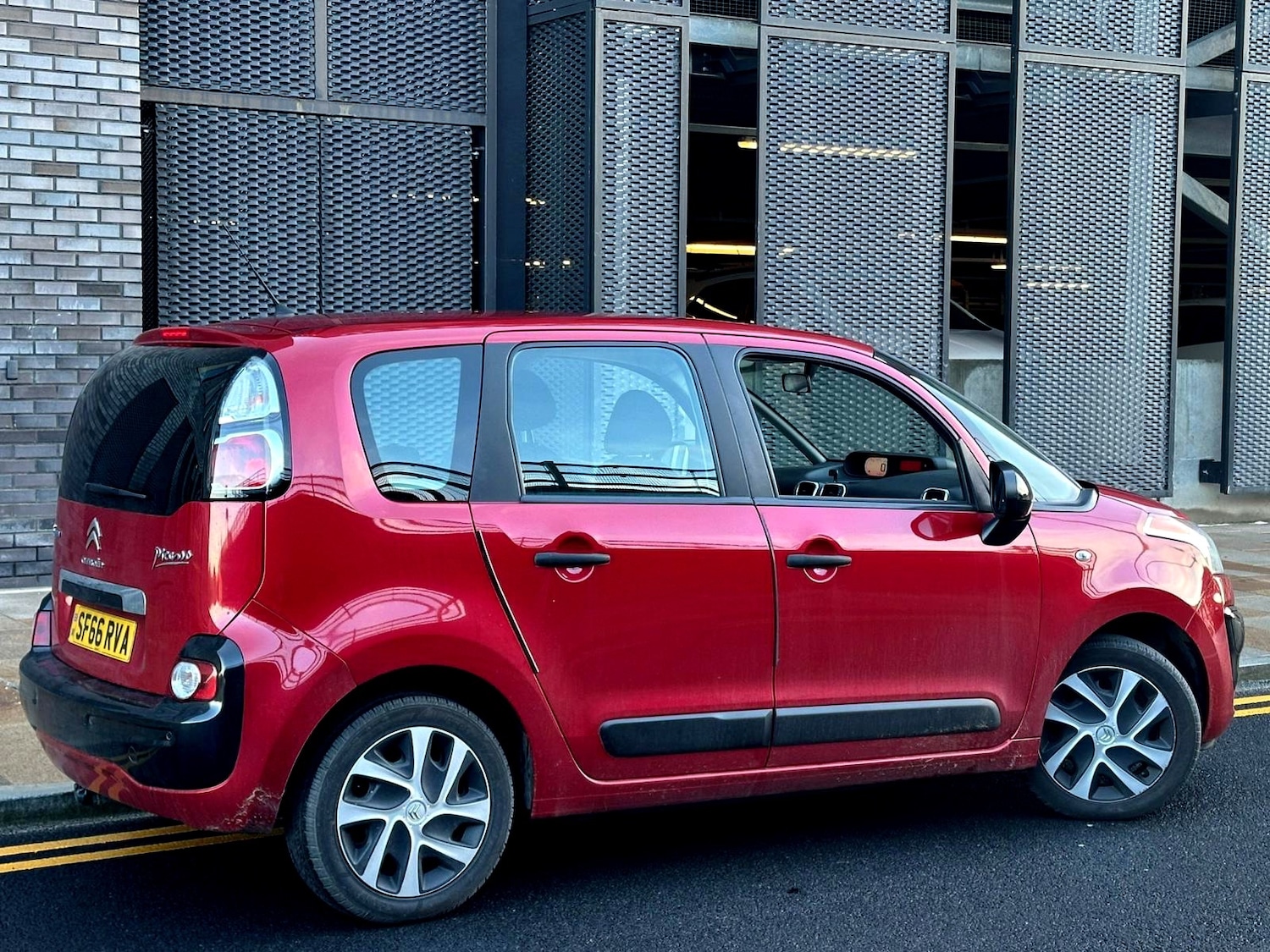 Used Citroen C3 Picasso 2016 for sale - 76656533: Photo 8