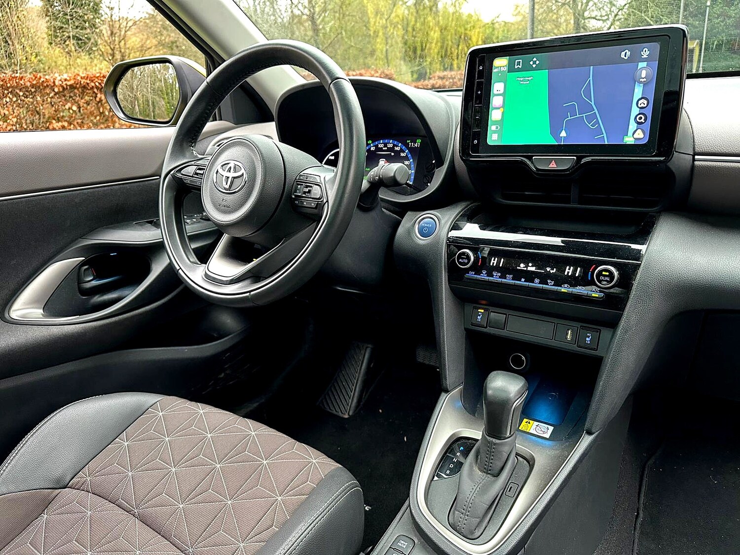 Used Toyota Yaris Cross 2023 for sale - 76758048: Photo 2