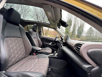 Used Toyota Yaris Cross 2023 for sale - 76758048: Photo