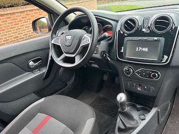 Used Dacia Sandero Stepway 2019 for sale - 76251510: Photo 2