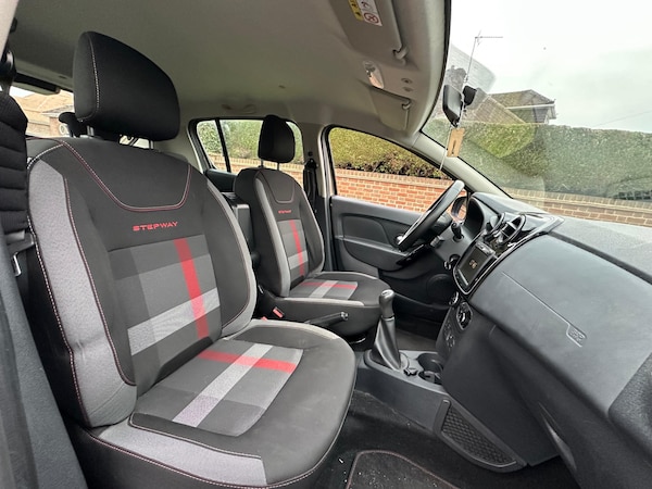 Used Dacia Sandero Stepway 2019 for sale - 76251510: Photo 4