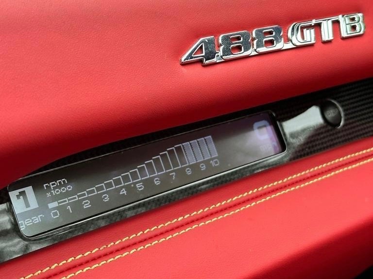 Used Ferrari 488 2016 for sale - 77973111: Photo 4