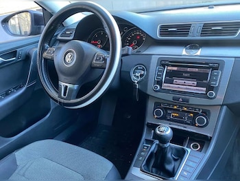 Used Volkswagen Passat 2011 for sale - 75334971: Photo