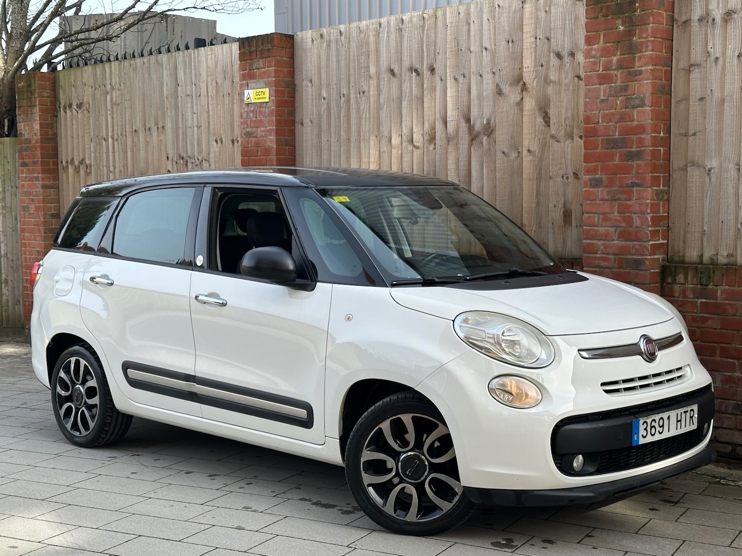 Used Fiat 500L 2013 for sale - 77366882: Photo 7