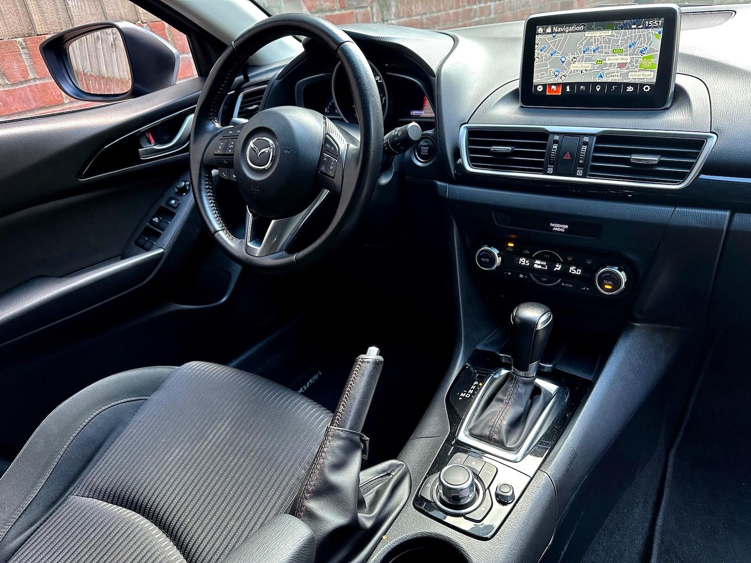 Used Mazda Mazda3 2015 for sale - 75945740: Photo 2