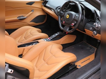 Used Ferrari 488 2015 for sale - 76109918: Photo 2