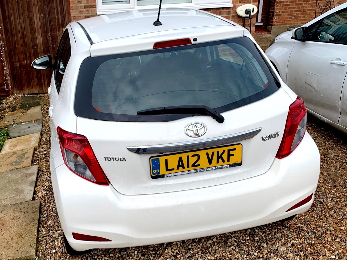 Used Toyota Yaris 2012 for sale - 77283851: Photo 3