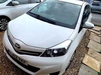 Used Toyota Yaris 2012 for sale - 77283851: Photo