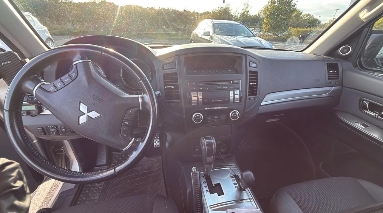 Used Mitsubishi Shogun 2007 for sale - 77270796: Photo 2