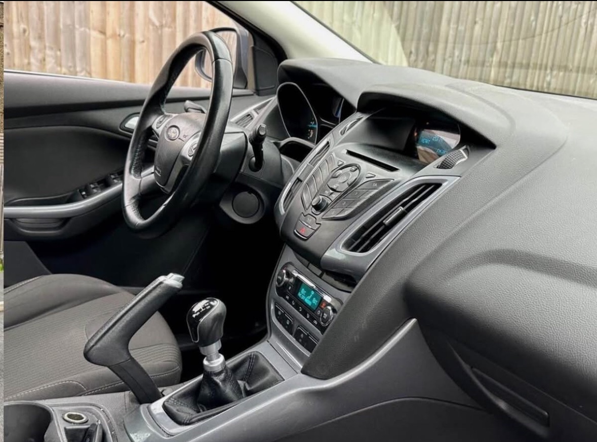 Used Ford Focus for sale - 76979801: Photo 2