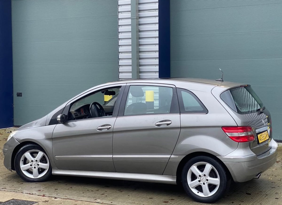 Used Mercedes-Benz B Class 2017 for sale - 76979883: Photo 3