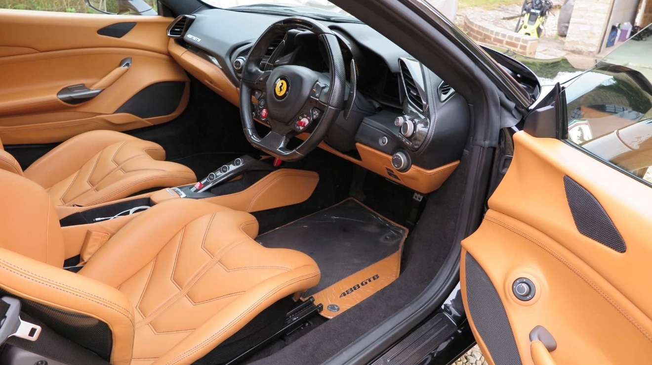 Used Ferrari 488 2015 for sale - 76328865: Photo 4