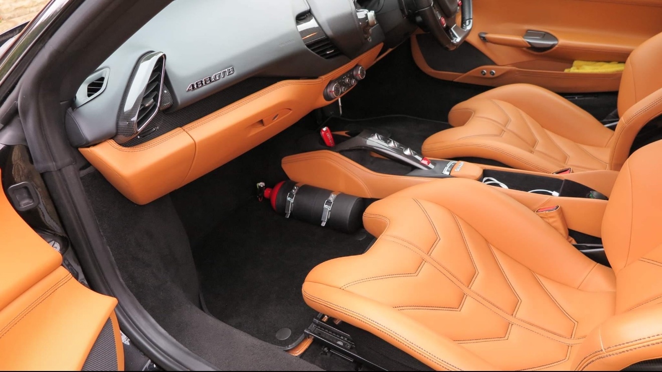 Used Ferrari 488 2015 for sale - 76328865: Photo 6