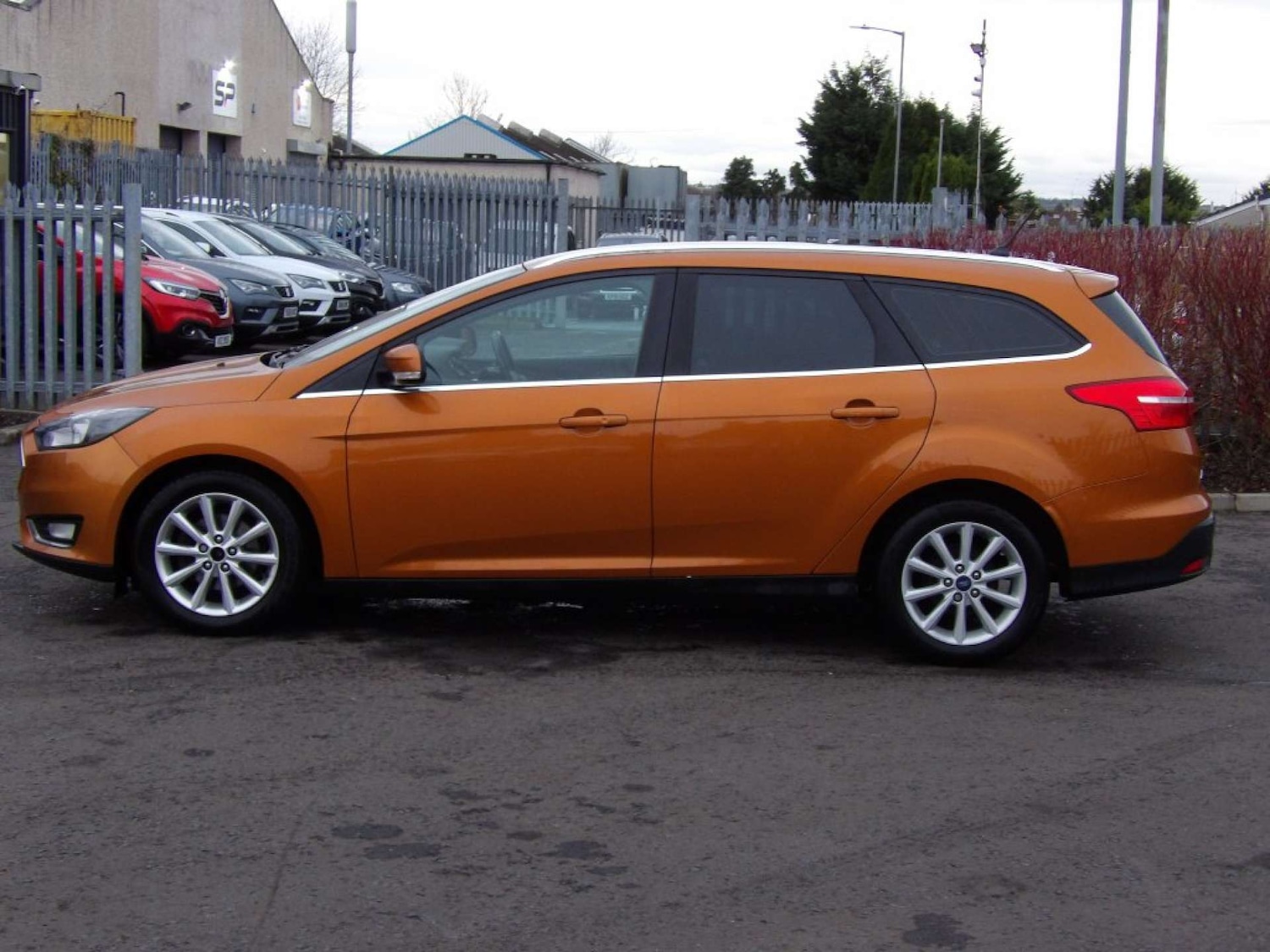 Used Ford Focus 2017 for sale - 76656456: Photo 3