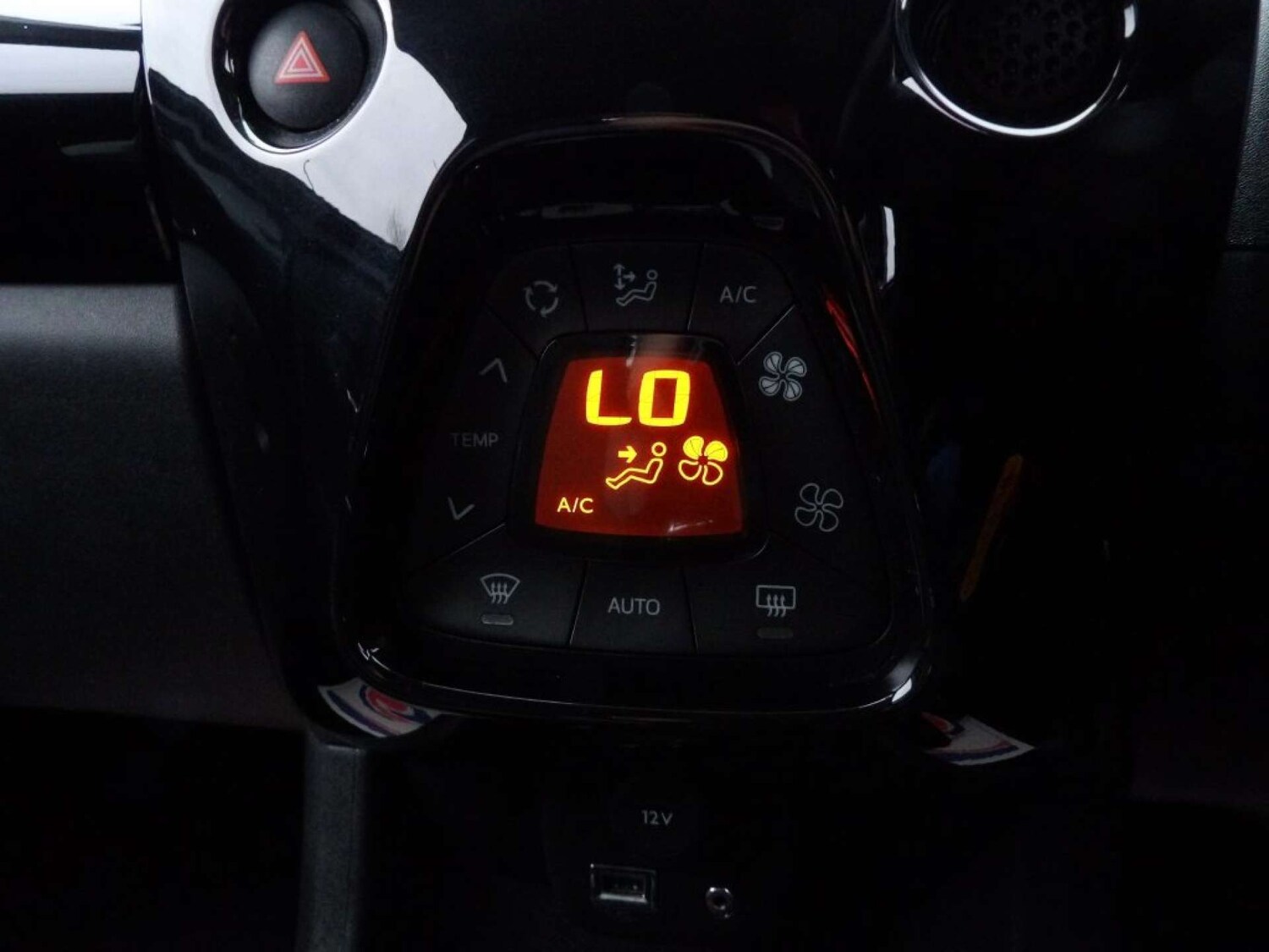 Used Toyota AYGO 2018 for sale - 76656457: Photo 26