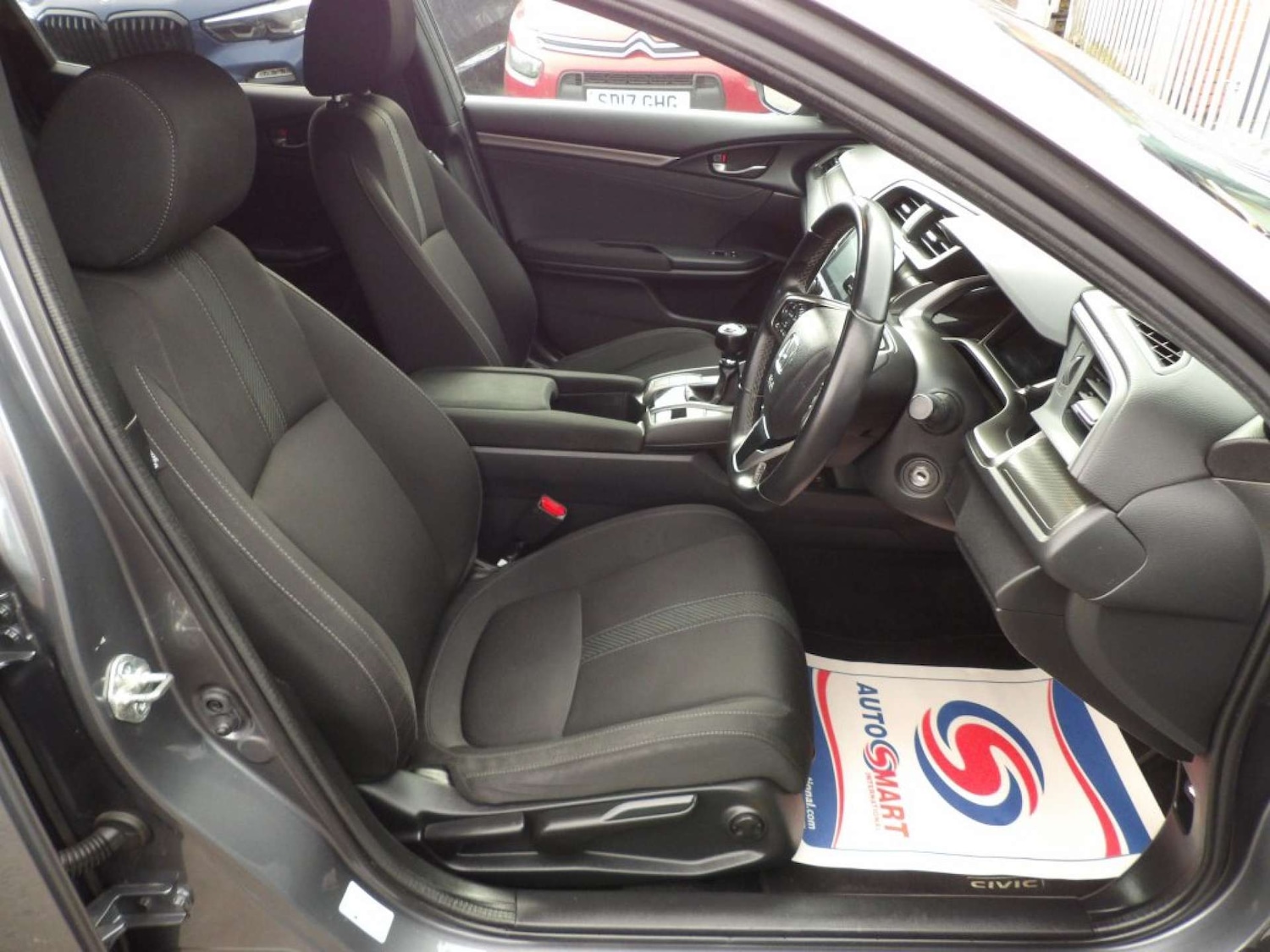 Used Honda Civic 2018 for sale - 76643744: Photo 11