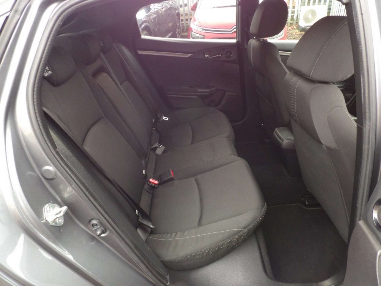 Used Honda Civic 2018 for sale - 76643744: Photo 13