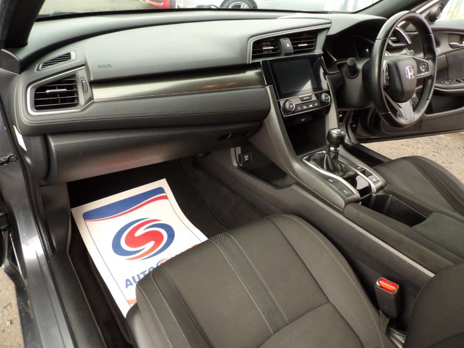 Used Honda Civic 2018 for sale - 76643744: Photo 14