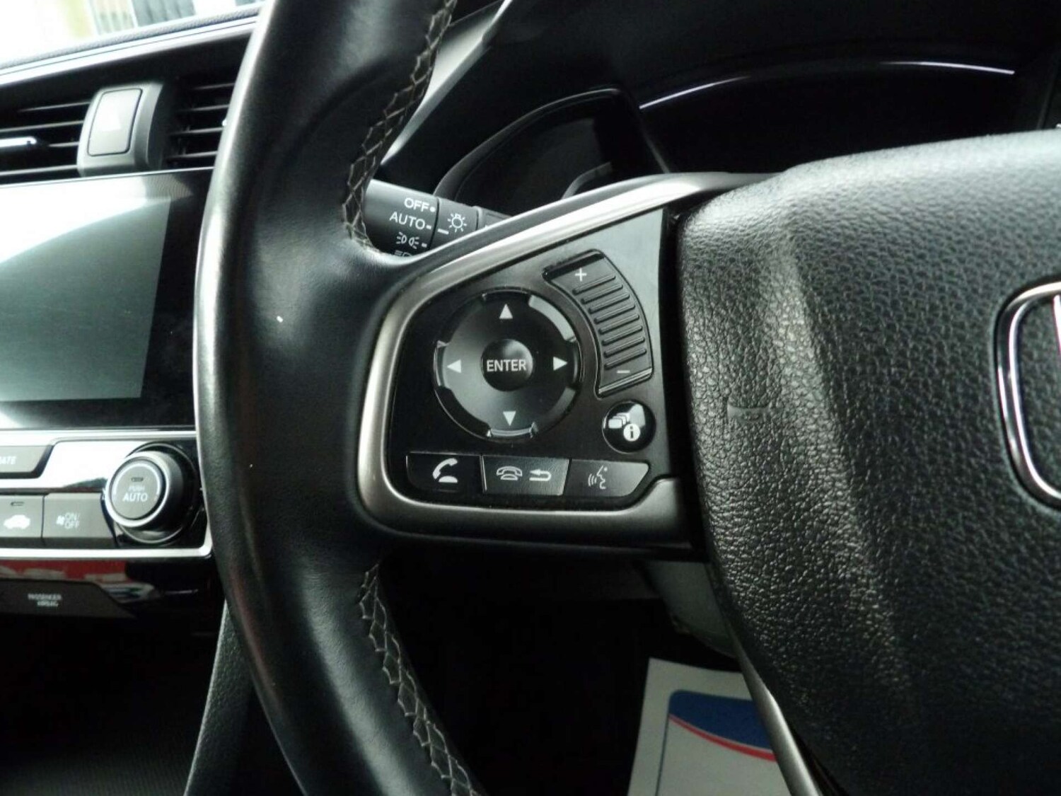 Used Honda Civic 2018 for sale - 76643744: Photo 23