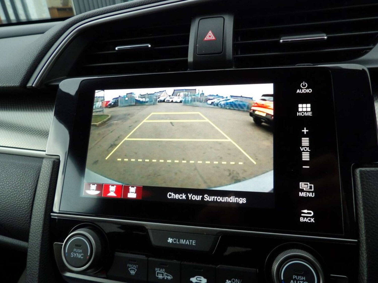 Used Honda Civic 2018 for sale - 76643744: Photo 35