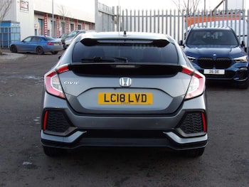Used Honda Civic 2018 for sale - 76643744: Photo