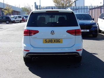 Used Volkswagen Touran 2018 for sale - 78418804: Photo