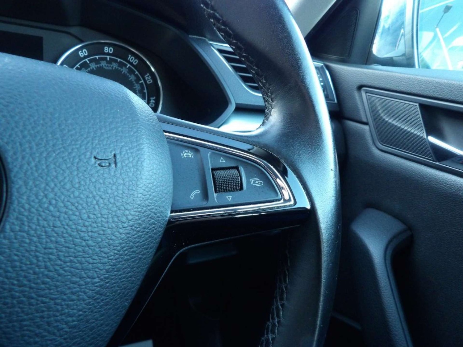 Used Skoda Superb 2017 for sale - 76885179: Photo 24