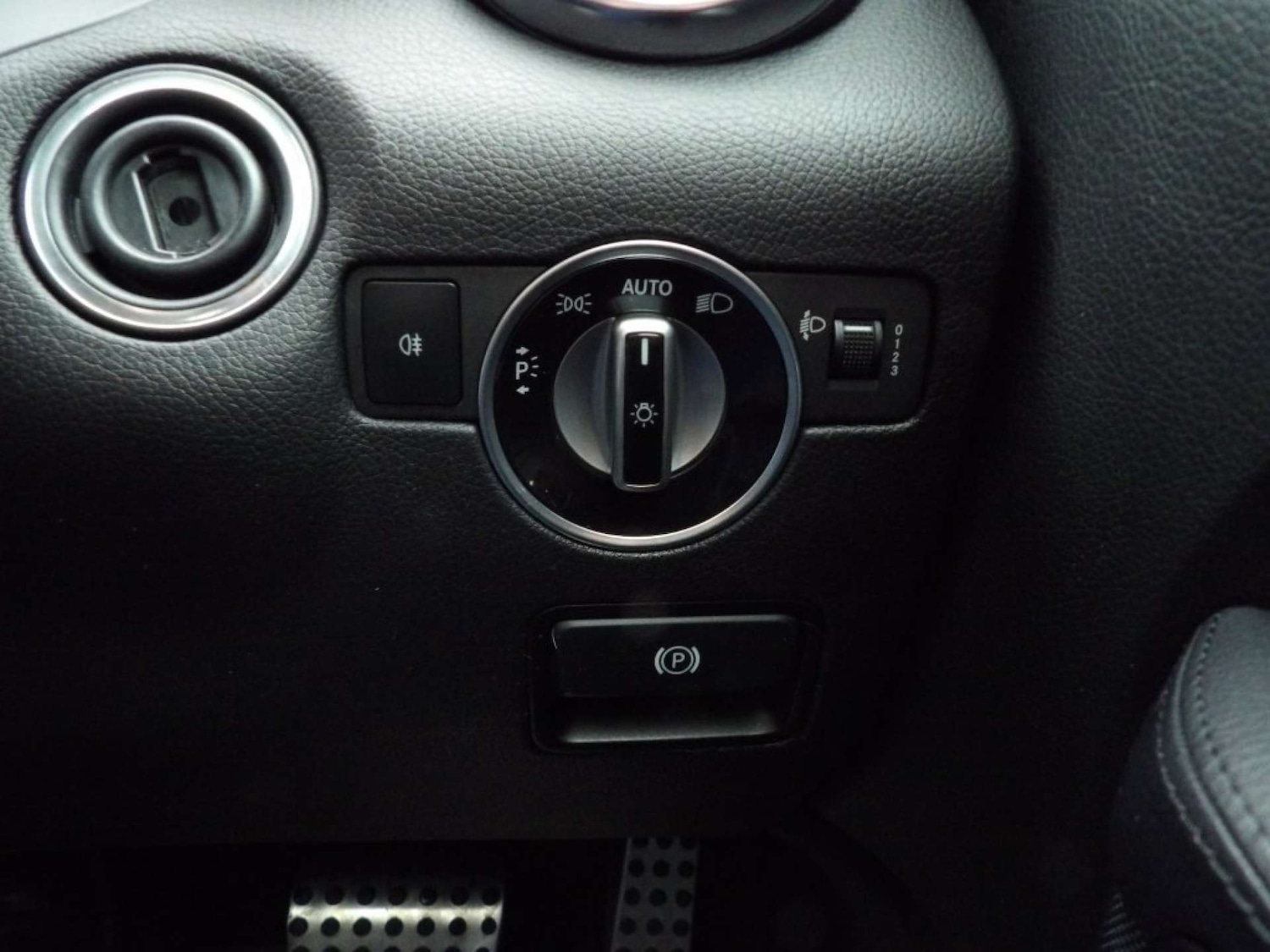 Used Mercedes-Benz SLK 2013 for sale - 76608836: Photo 29