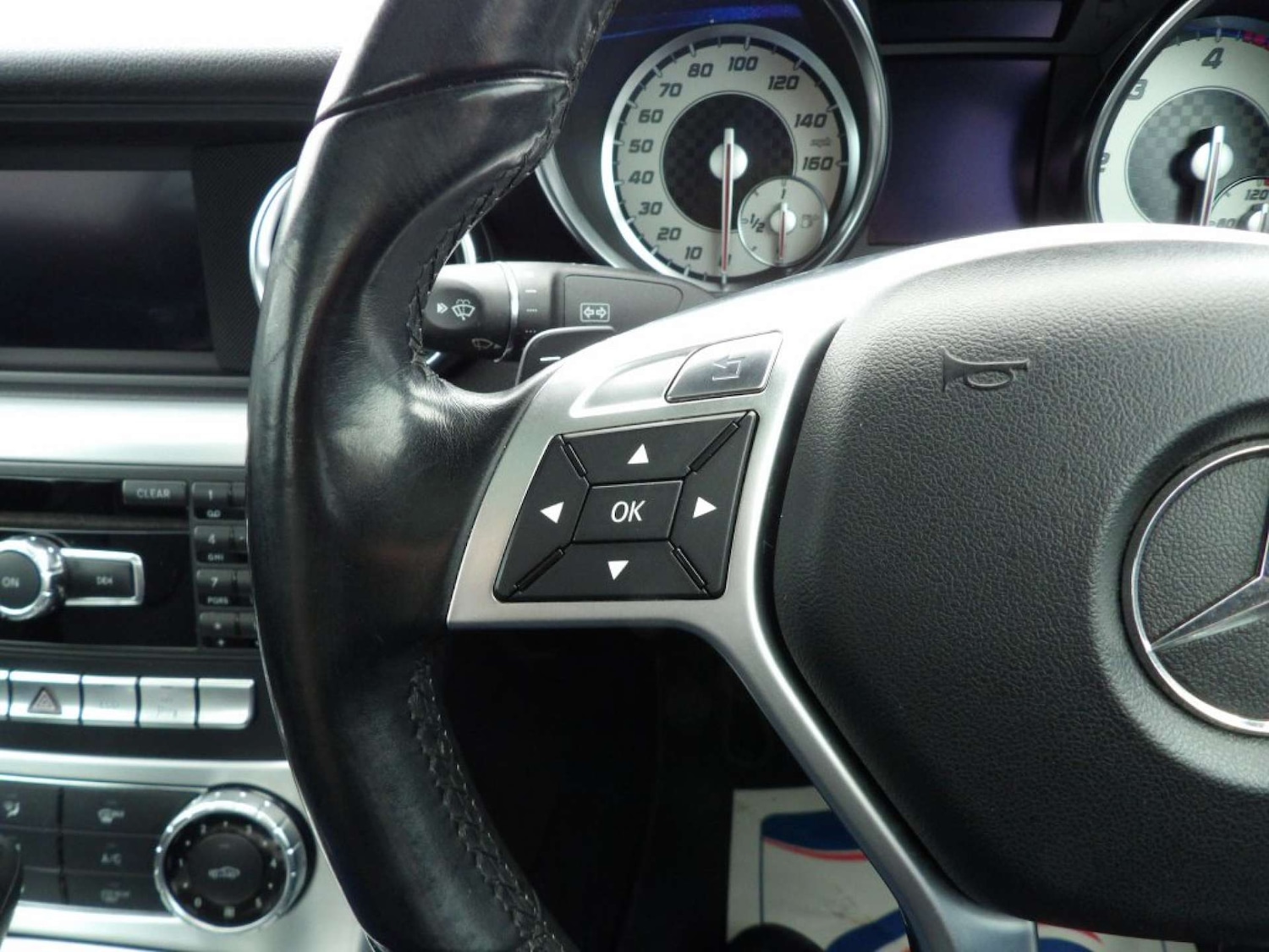 Used Mercedes-Benz SLK 2013 for sale - 76608836: Photo 30