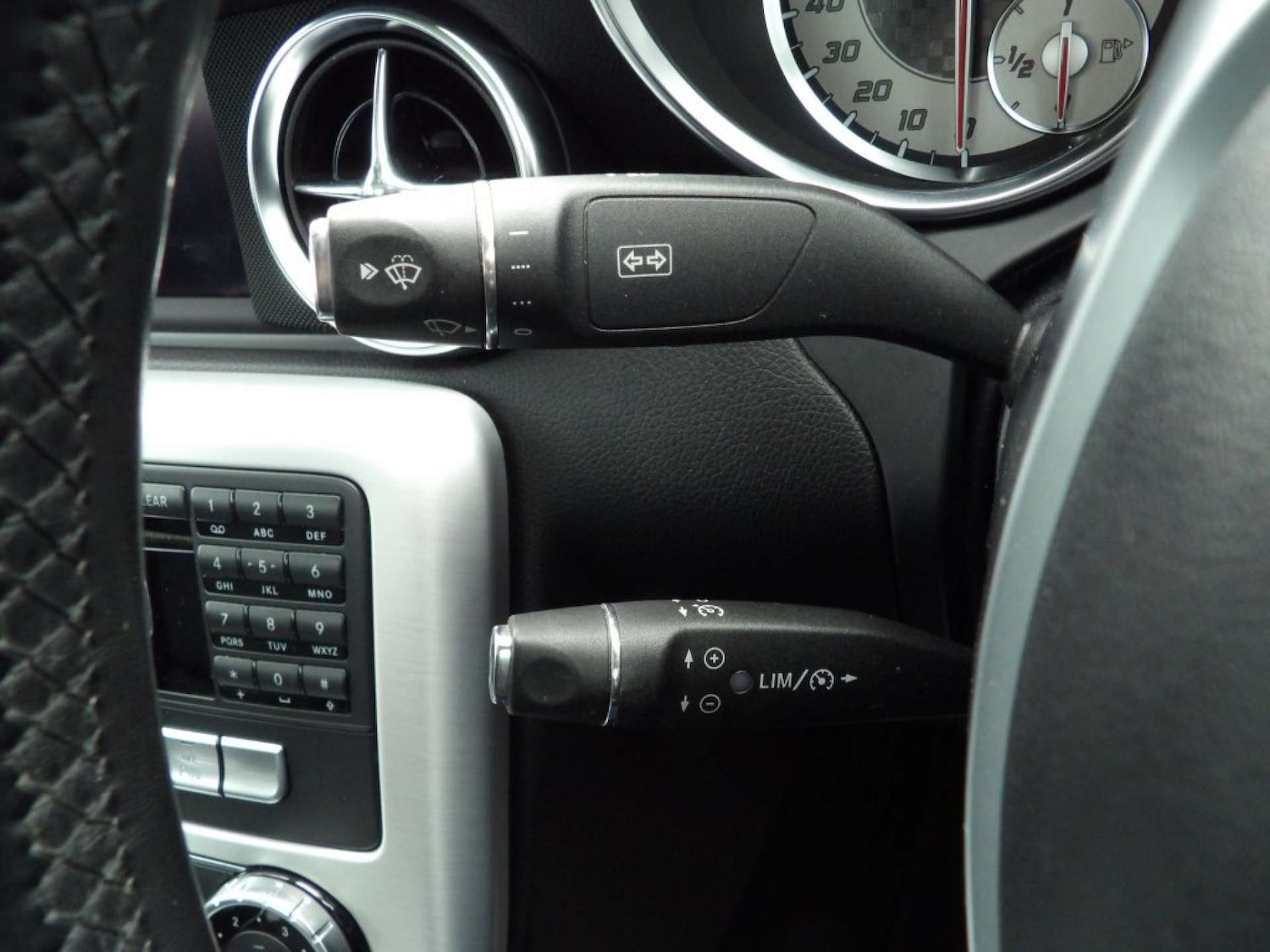 Used Mercedes-Benz SLK 2013 for sale - 76608836: Photo 32