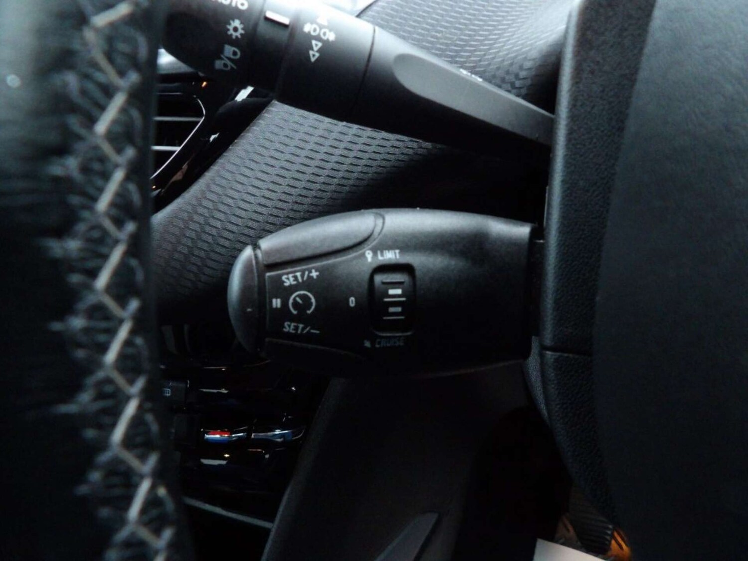 Used Peugeot 2008 2017 for sale - 77807482: Photo 22